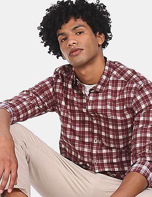 men maroon cotton check casual shirt