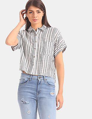 women black and off-white  short sleeve vertical stripe shirt