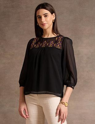 round neck embroidered top