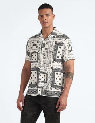 motif print cuban collar shirt