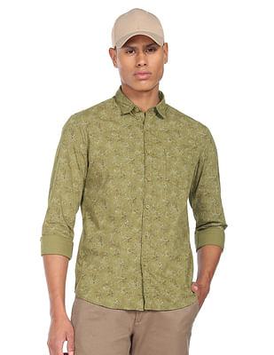 men green abstract print cotton casual shirt