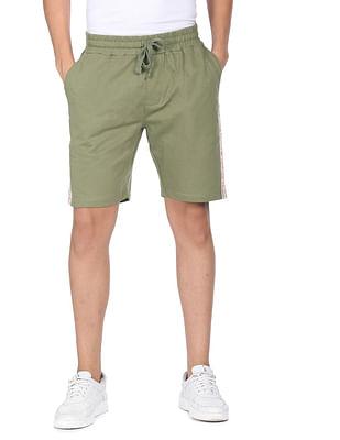 men olive pure cotton brand tape shorts