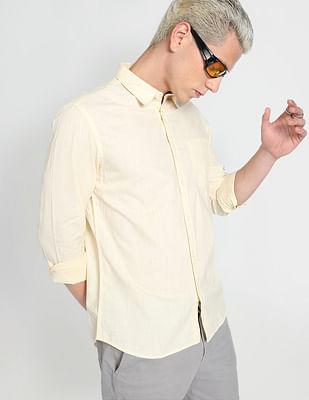 spread collar slim fit casual shirt