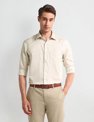 cutaway collar cotton shirt