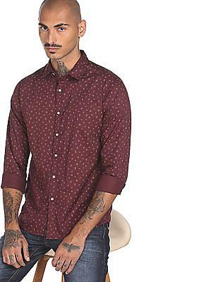 men maroon spread collar printed casual shirt