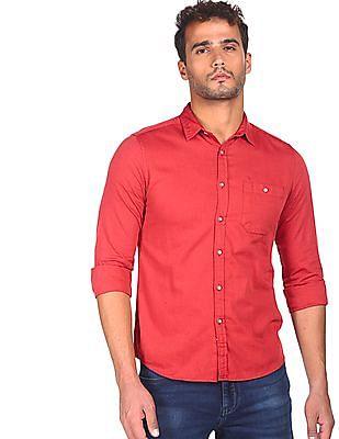 men red solid spread collar solid shirt