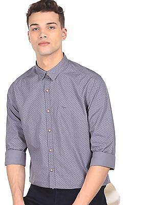 men grey spread collar printed casual shirt