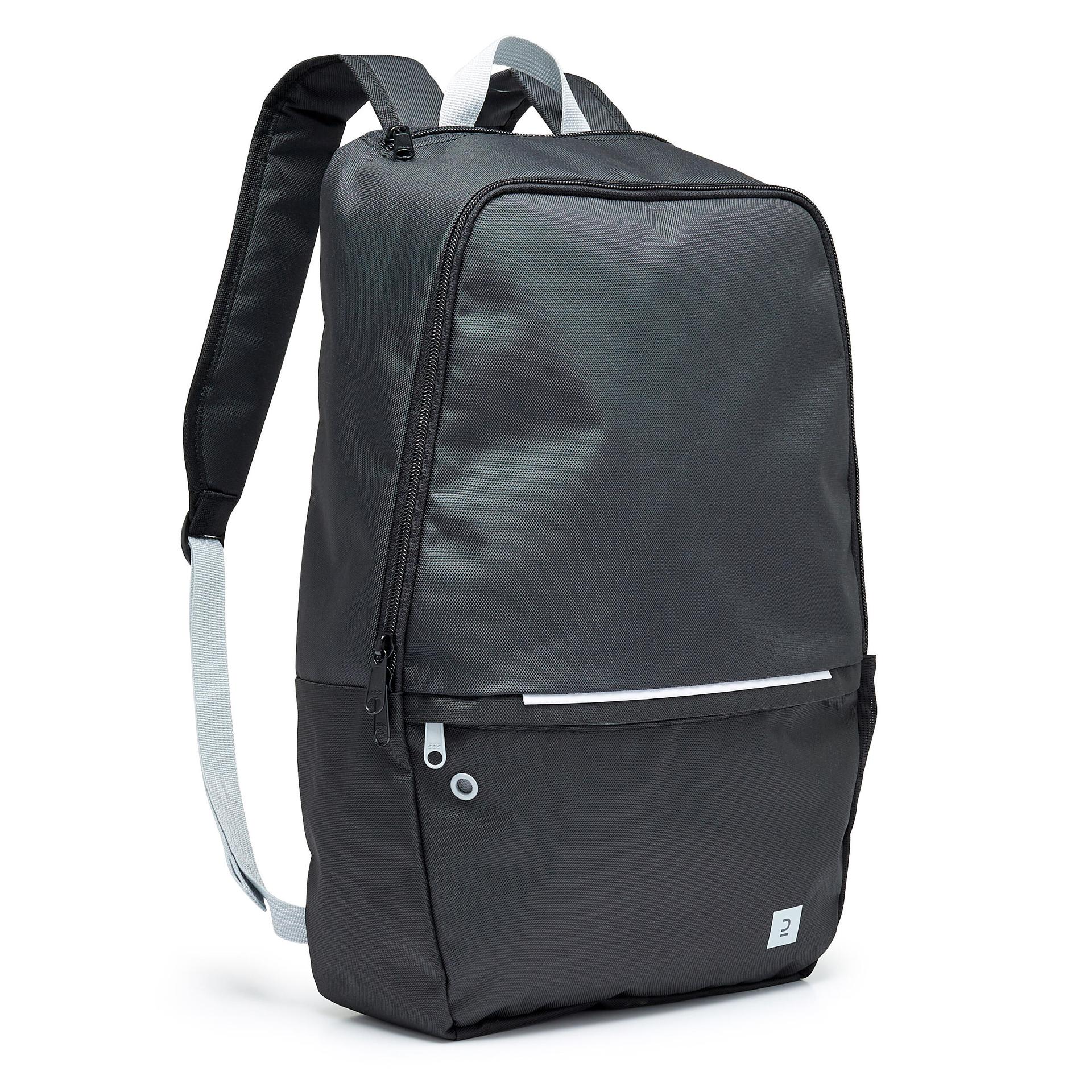 17l essential backpack - black