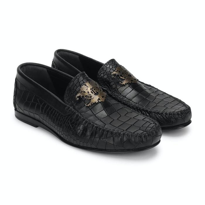 men black snake-skin patterned driver shoes with logo