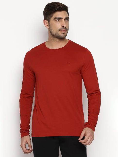 van heusen athleisure regular fit anti bacterial smart tech solid t-shirt - dark rust