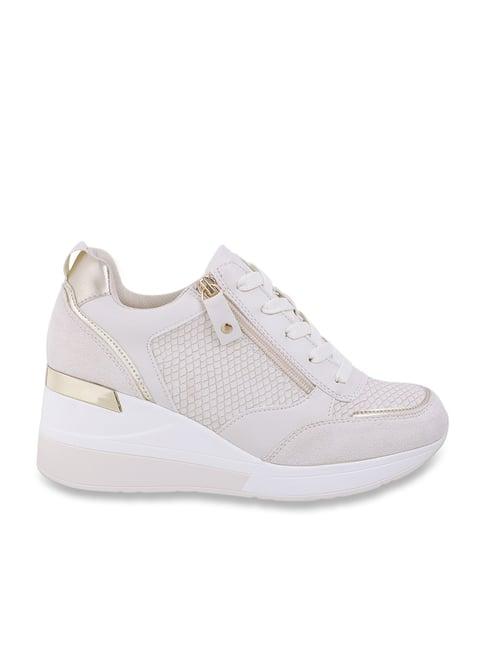 metro women's white running shoes