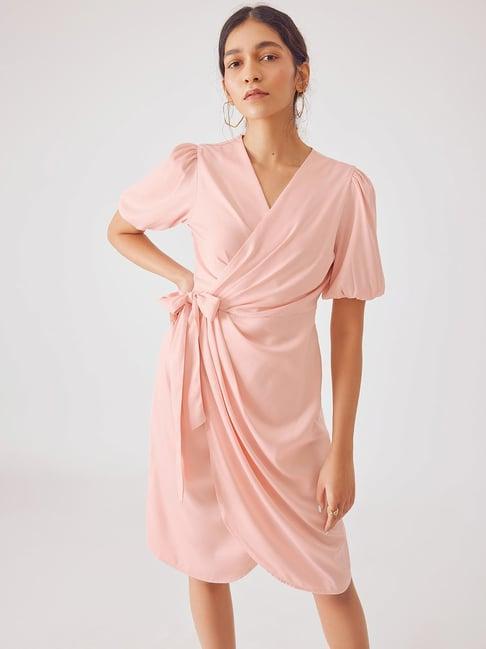 the label life light pink regular fit wrap dress