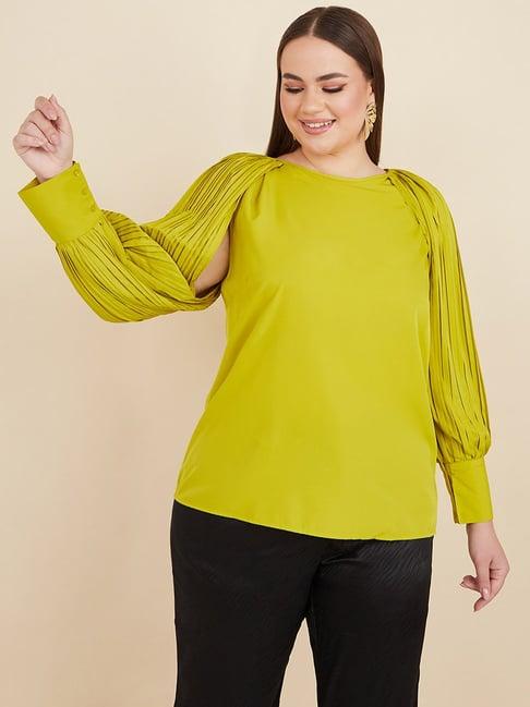 styli plus pleated slit sleeve round neck blouse