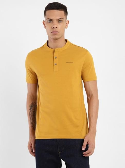 levi's yellow pure cotton regular fit t-shirt