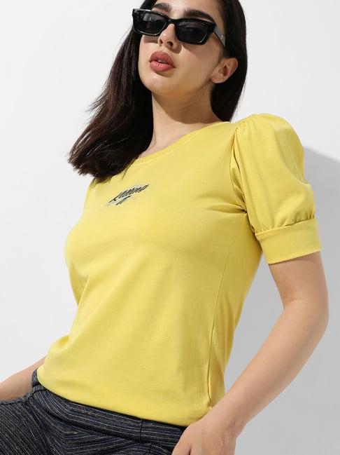 campus sutra yellow printed t-shirt