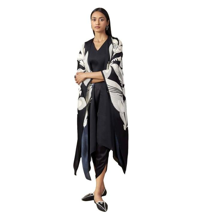 ampm black nirvaan maynah cape with inner and dhoti set