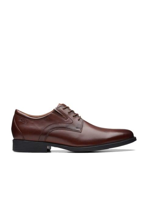 clarks men's whiddon brown derby shoes