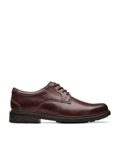 clarks men's un shire brown derby shoes