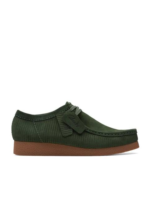 clarks men's wallabeeevo green chukka boots