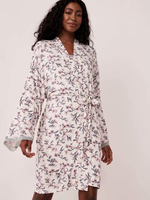 la vie en rose white floral print robe