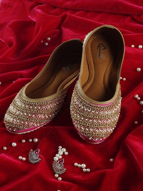 the desi dulhan women's magenta ethnic juttis