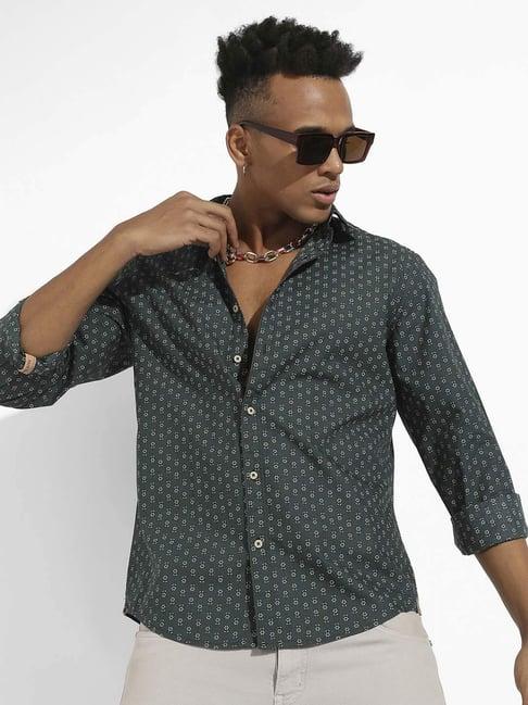 campus sutra bottle green regular fit printed shirt