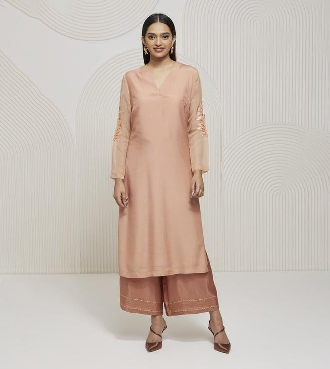 artagai salmon pink v-neck kurta with kashida embroidery