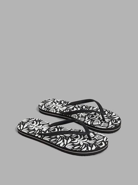 luna blu by westside black & white floral printed flip flop