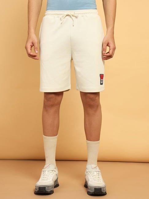 wrangler off white relaxed fit shorts