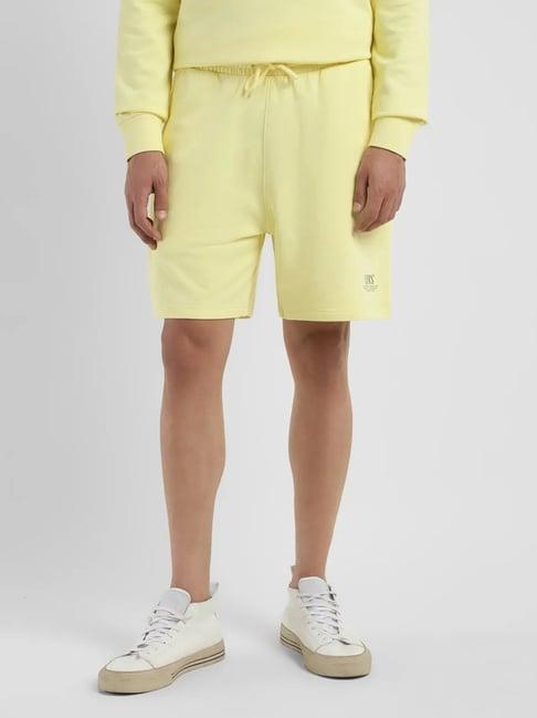 levi's yellow regular fit shorts