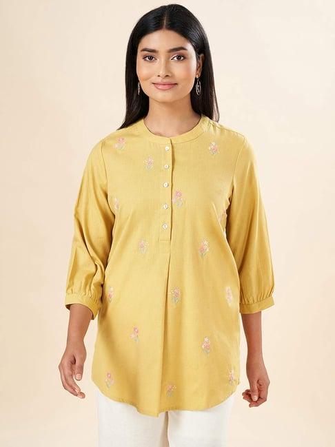 akkriti by pantaloons yellow cotton embroidered tunic