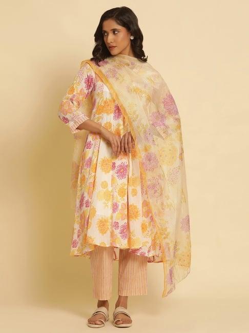 w beige printed dupatta