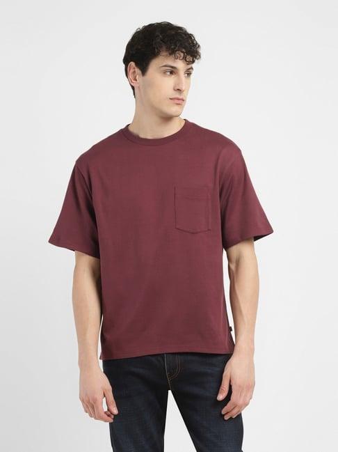 levi's maroon cotton relaxed fit t-shirt