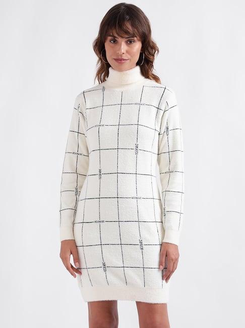 iconic white chequered shift dress