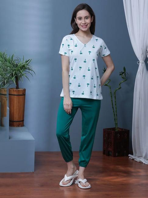 slumber jill white & alphine green printed t-shirt with lounge pants