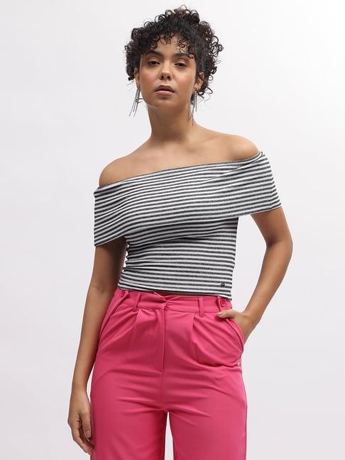 elle black & white striped crop top