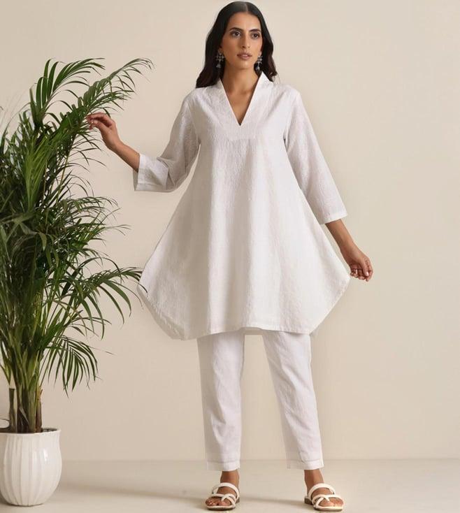 truebrowns white malang-2 cotton embroidered top with pant co-ord set