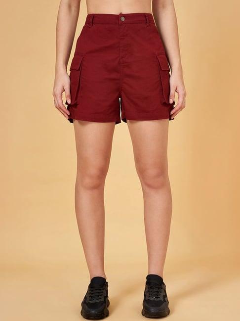 yu by pantaloons maroon mid rise shorts