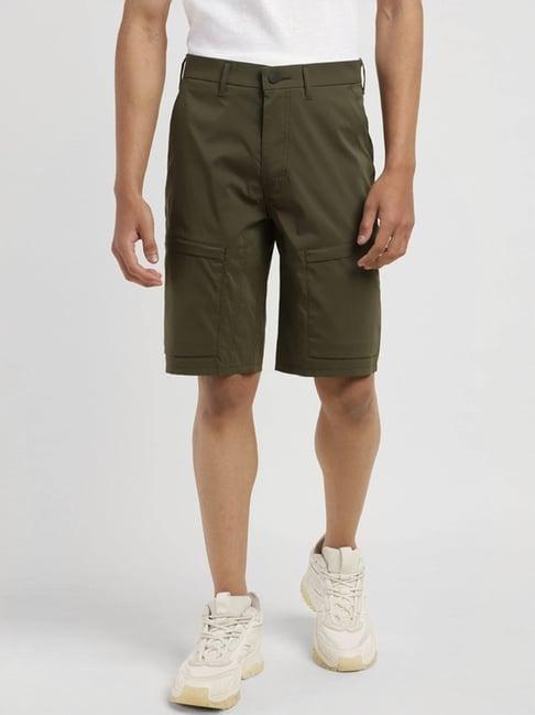 levi's green regular fit cargo shorts