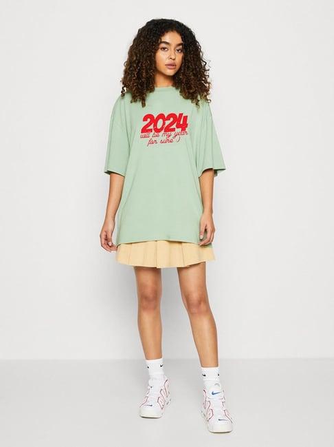 kotty sage green & red graphic print oversized t-shirt