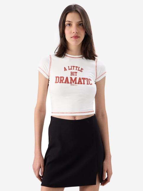 the souled store off white & red graphic print crop top