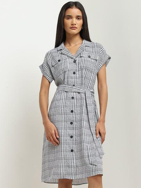 wardrobe by westside ivory & navy houndstooth shirt dress with belt