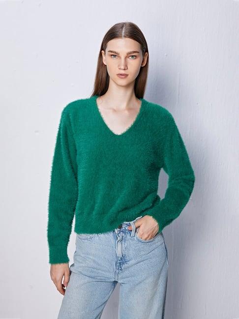 cover story green regular fit sweater