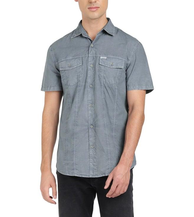 guess men's grey cotton solid regular fit spread collar short sleeve shirt