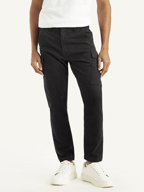 levi's black cotton tapered fit cargos