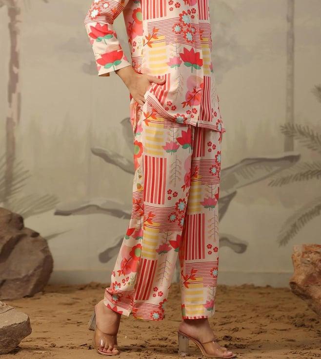 scakhi peach rayon floral print top with pant co-ord set