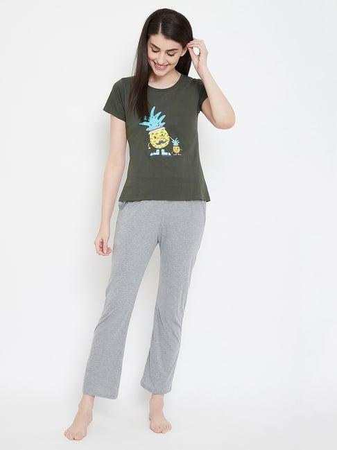 clovia grey & olive graphic print t-shirt & pyjamas set