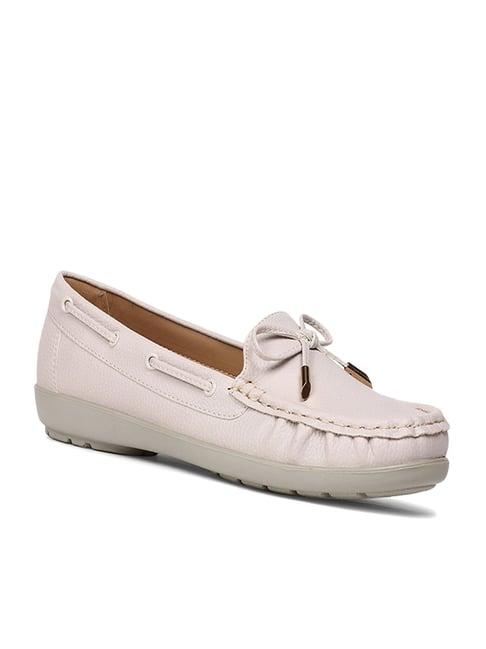 bata women's yajna beige boat shoes