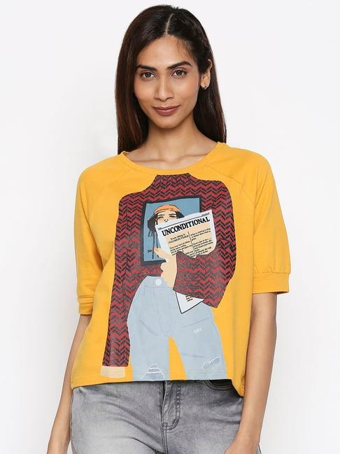 people yellow graphic print sweatshirt