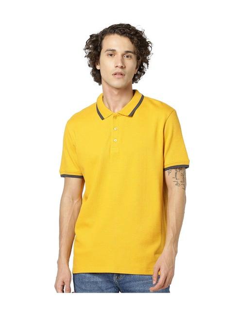 celio* yellow solid short sleeves regular fit polo t-shirt